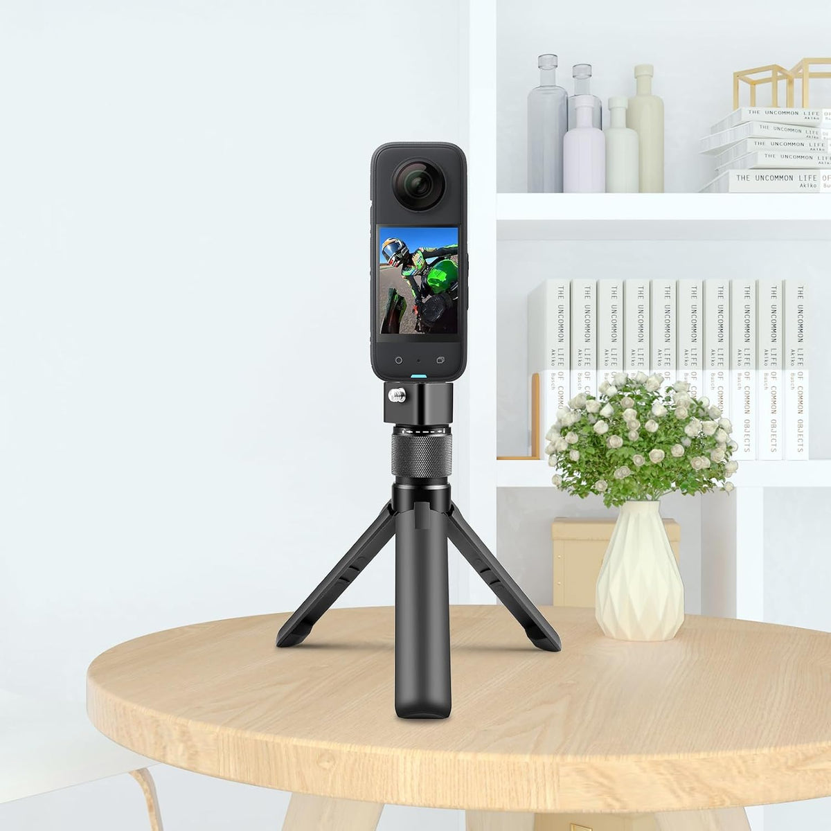 Small Tripod for Insta360 with Rotating Handle